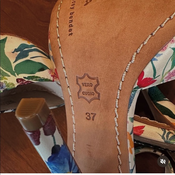 Alice & Olivia x Stacey Bendet floral heels - Picture 5 of 5